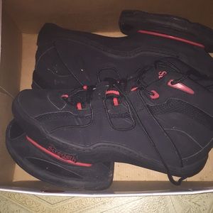 Strength training shoe